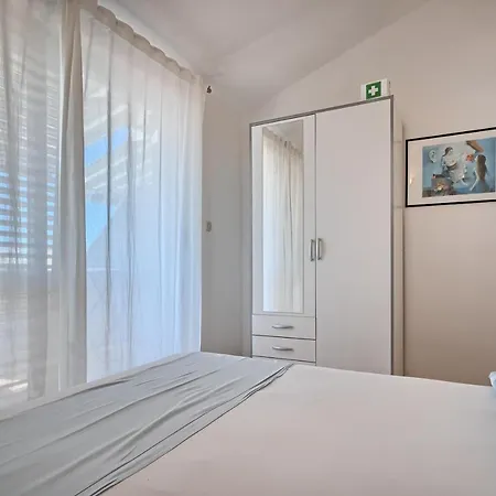 Ticic Apartment *